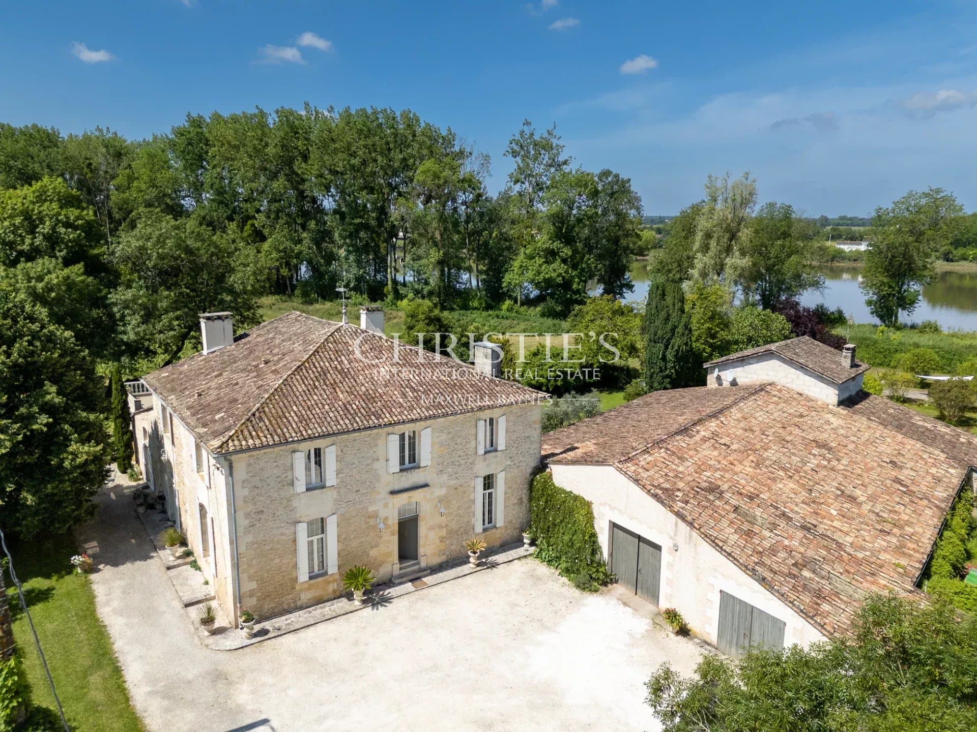 For sale beautiful turnkey lifestyle passion vineyard estate on the banks of the Dordogne River close to Saint-Emilion