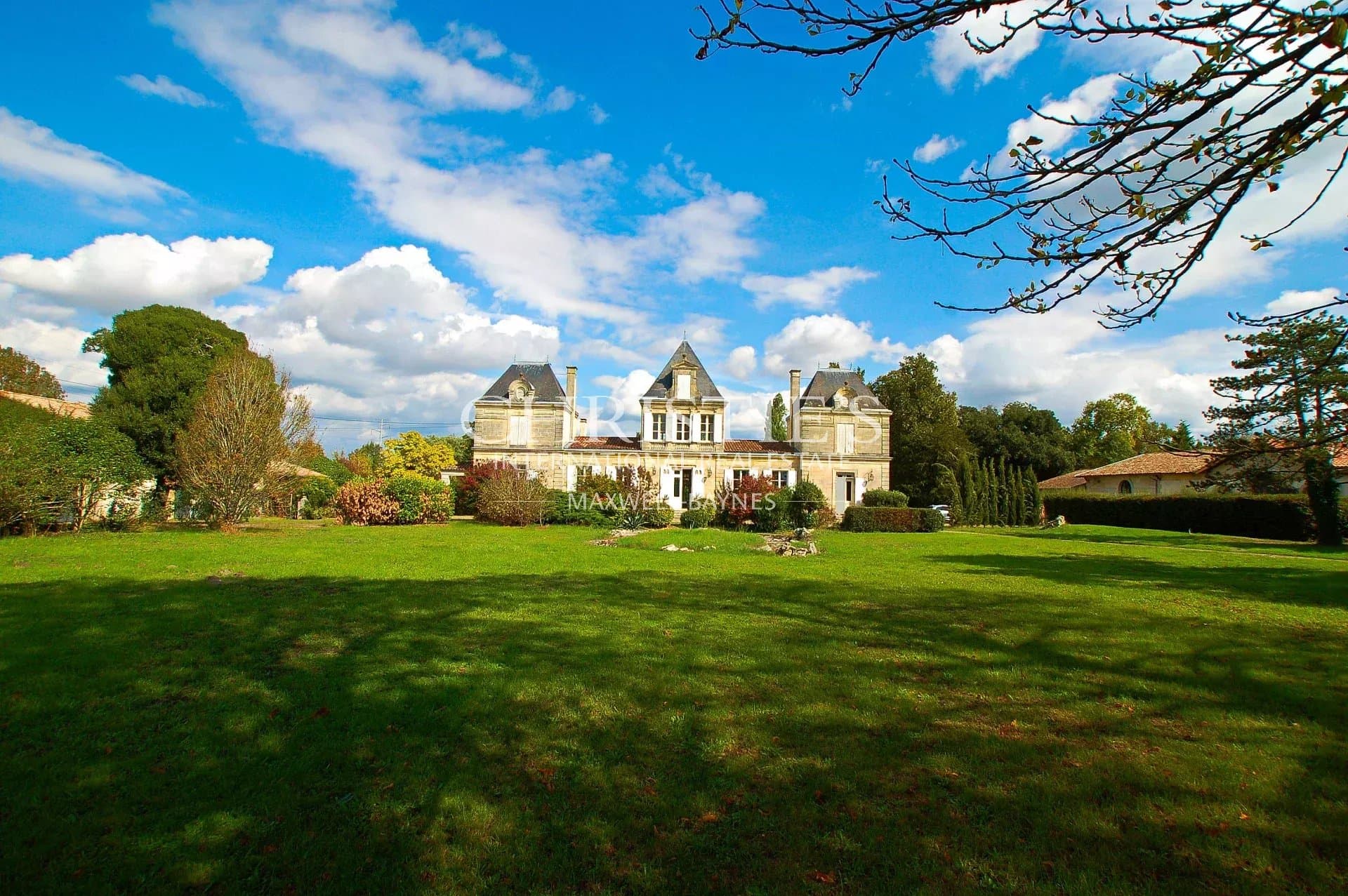 Exceptional Bordeaux Chateau - Perfect for guesthouses, events or winetourism