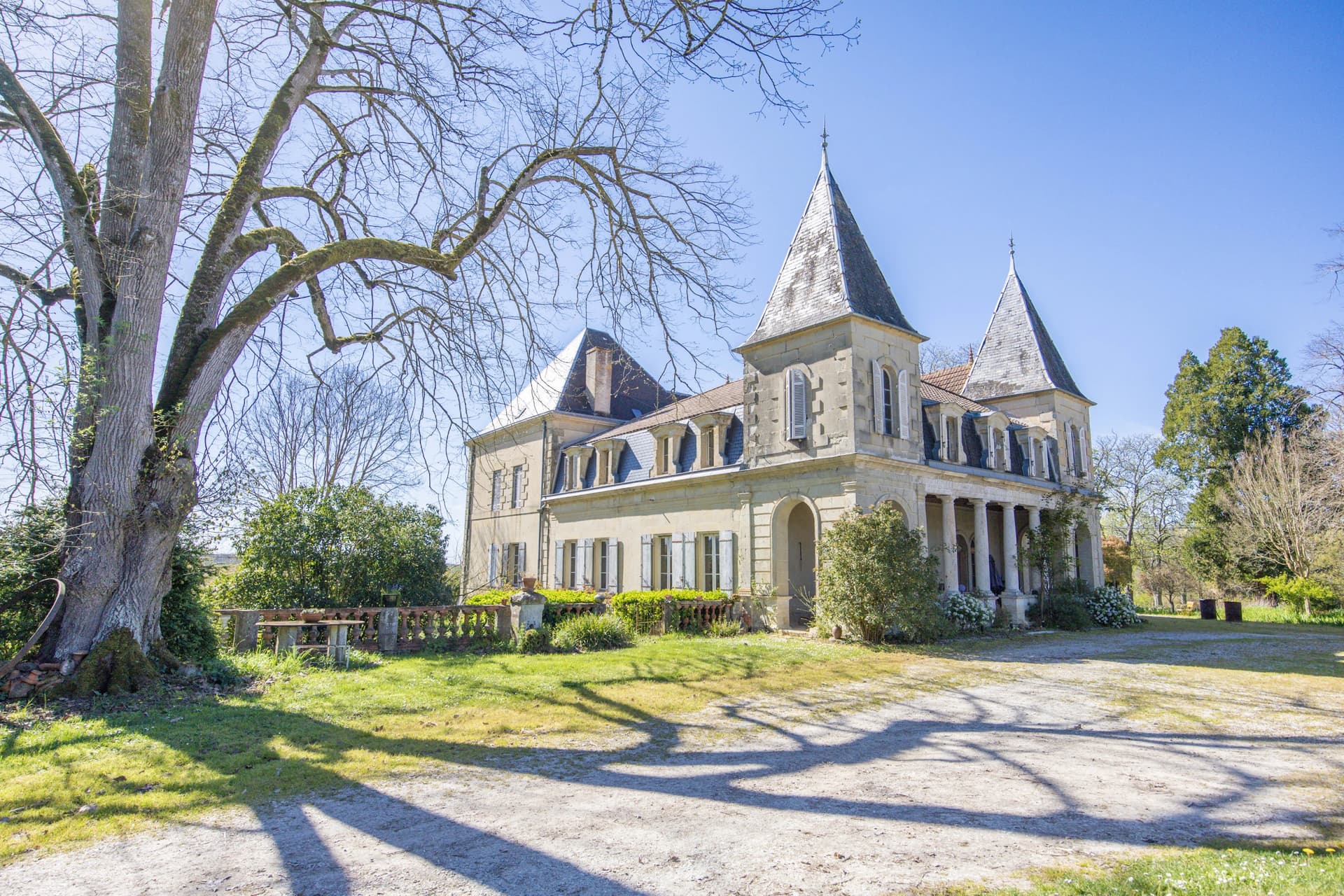 Timeless Elegance & Rural Serenity: A Majestic Chateau Estate with a Chapel and 13.2 hectares of land