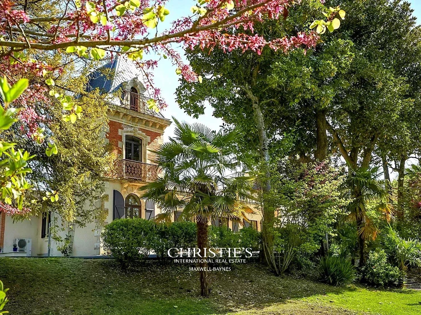 A charming 18th-century country house in the heart of Albret