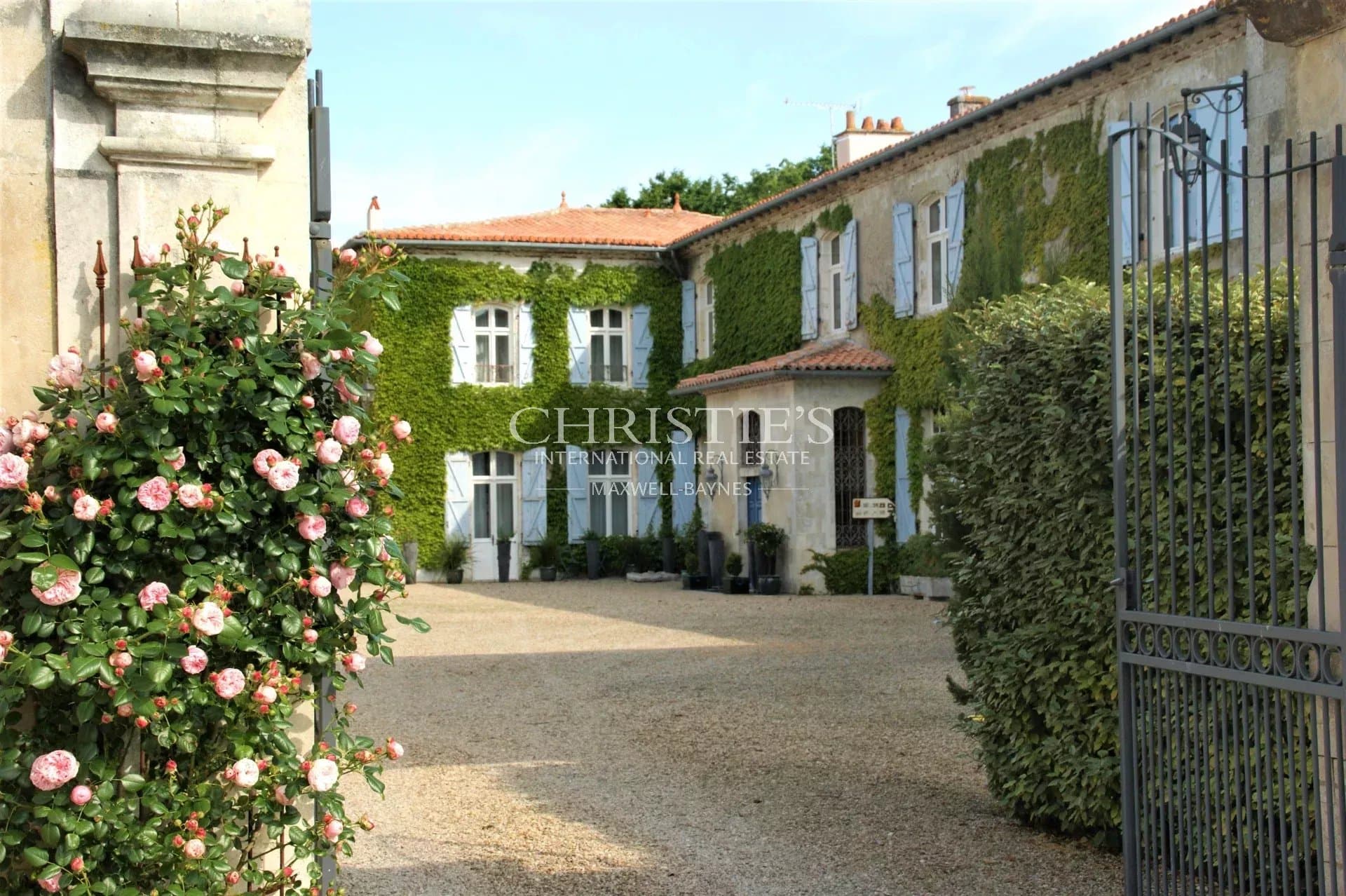 For Sale prestigious property near Royan