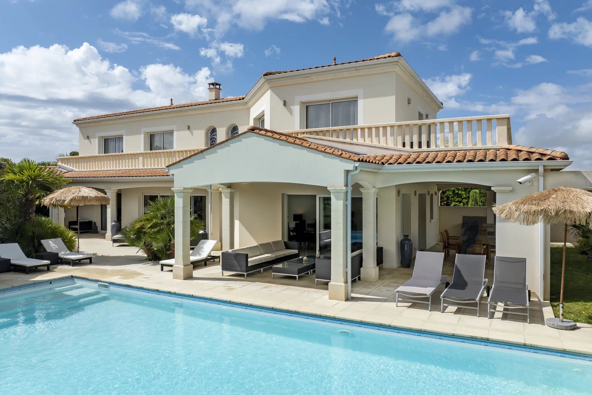 Luxury villa with swimming pool and panoramic views, Meschers-sur-Gironde