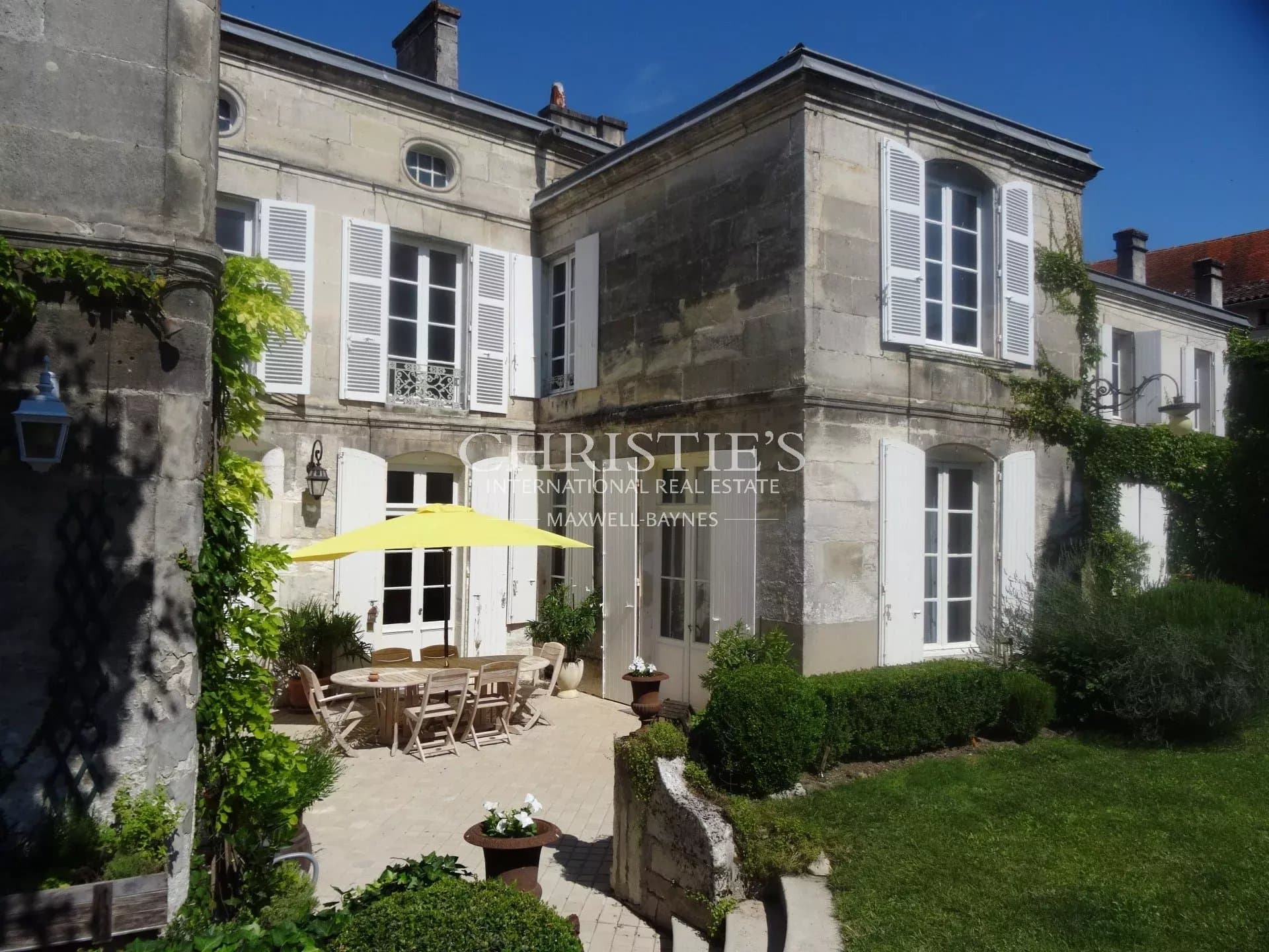 Cognac centre - Magnifique hôtel particulier