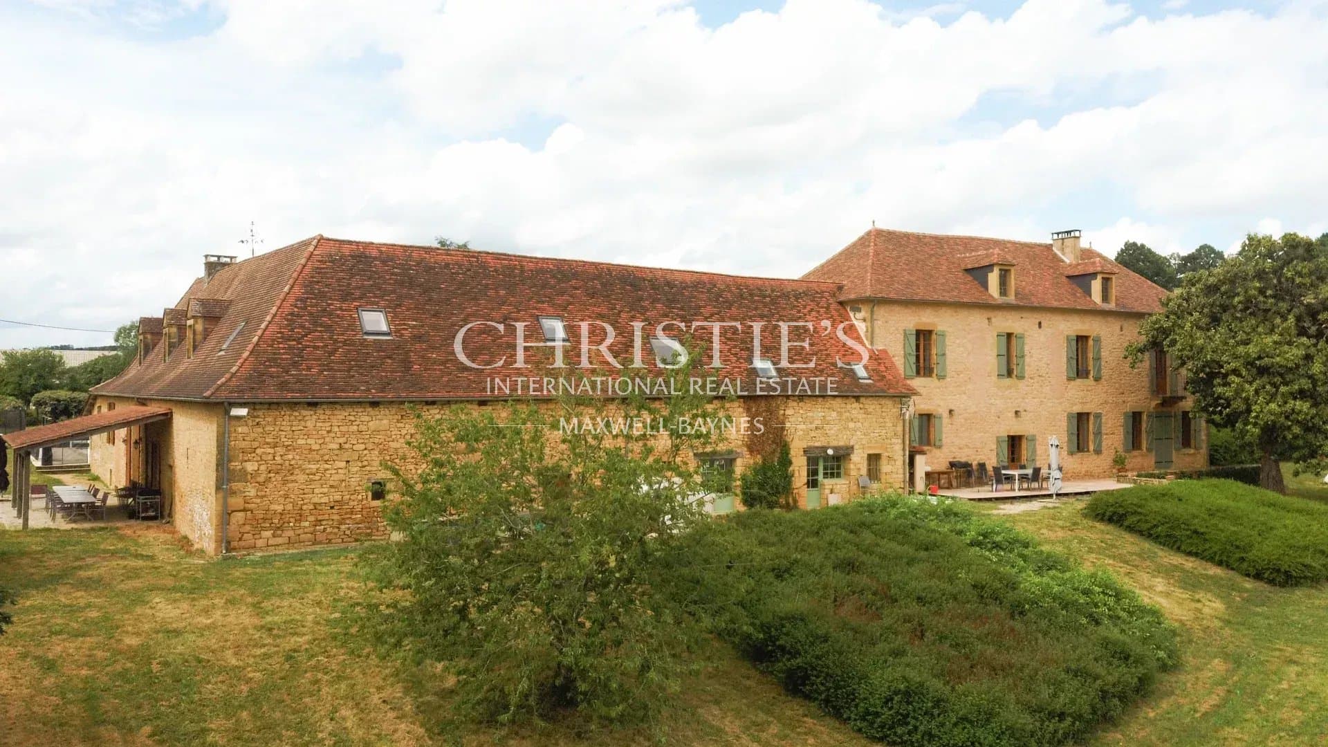 Bien plus qu’une demeure, un domaine de vie et d’accueil pleinement abouti