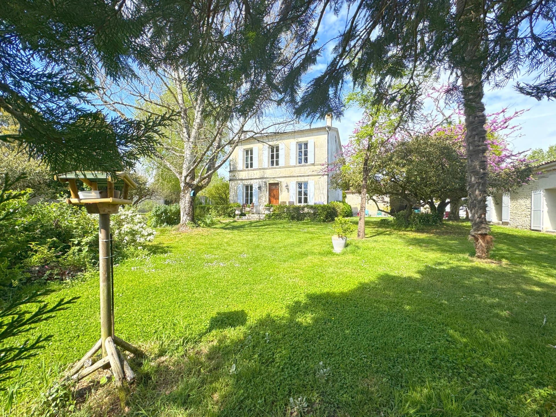 Nestled in Nature – Exceptional Estate on 1.6 Hectares Between Coast and Countryside
