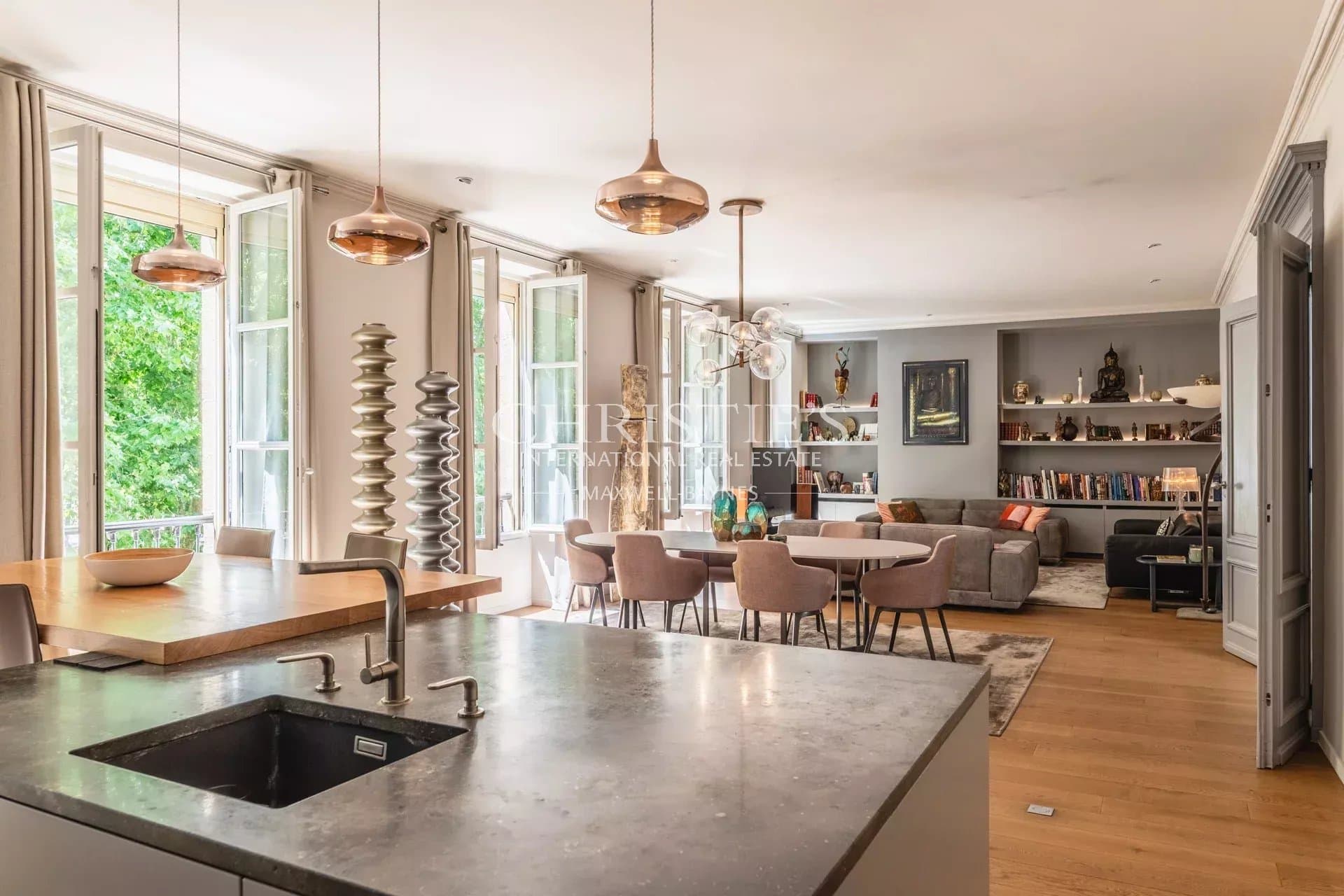 Bordeaux - Raffinement Urbain et Confort Absolu - Appartement de prestige au dernier étage