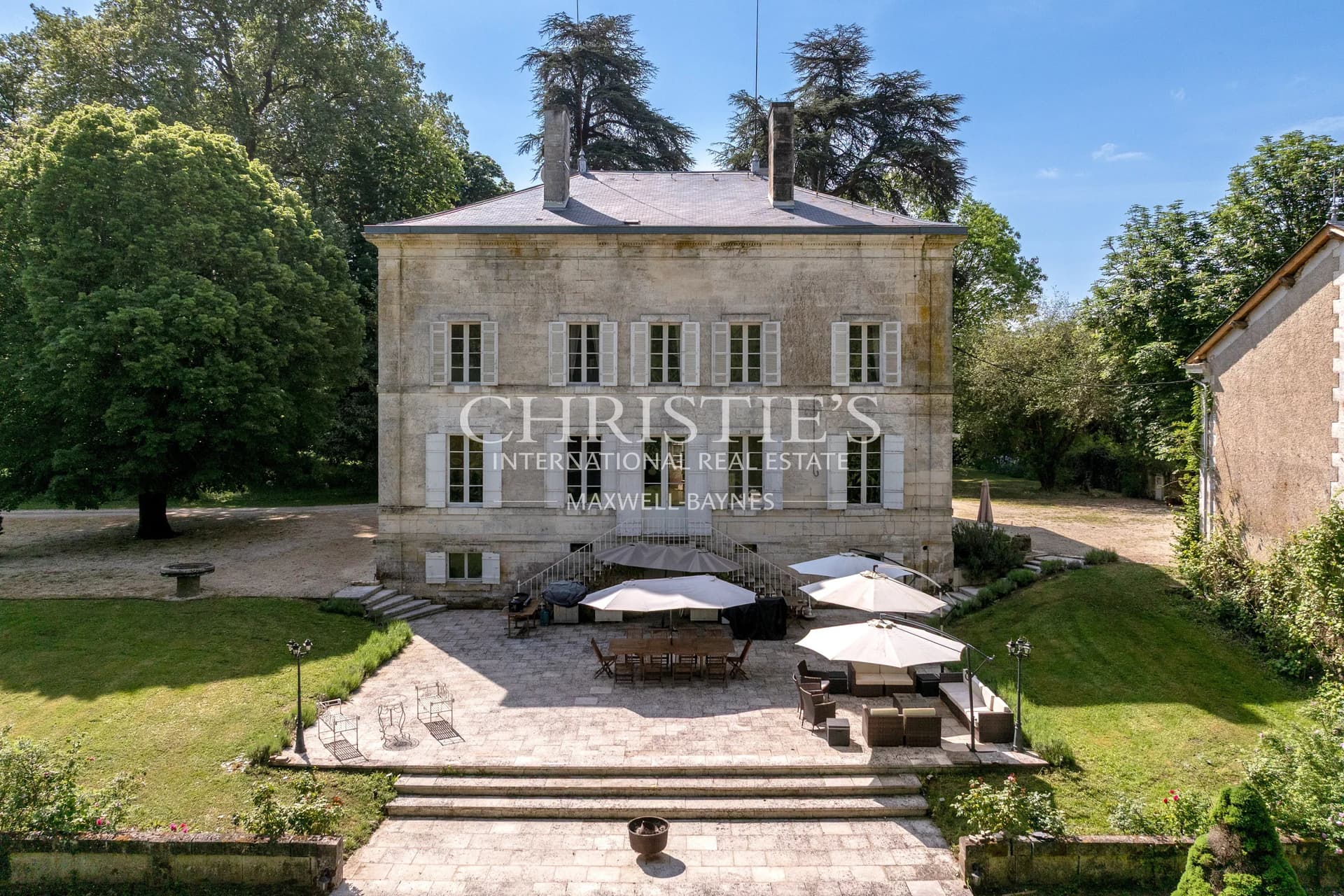 A Superb Manor and Estate with Diverse Income Potential