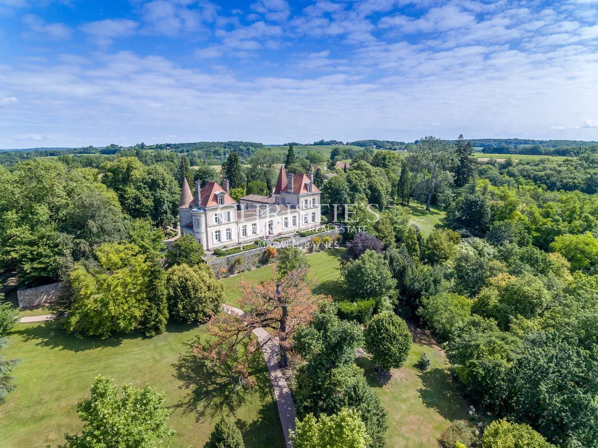 Magnifique domaine viticole d’agrément à vendre entre Saint-Emilion et Bergerac – clé en main