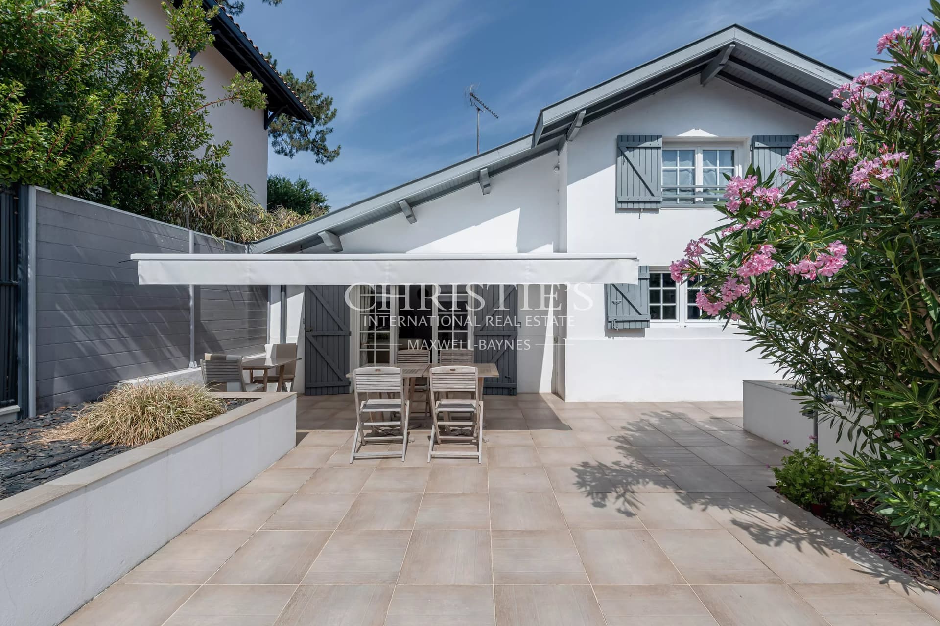 Maison familiale à Arcachon – 185 m², 5 chambres et possibilité de deux espaces indépendants