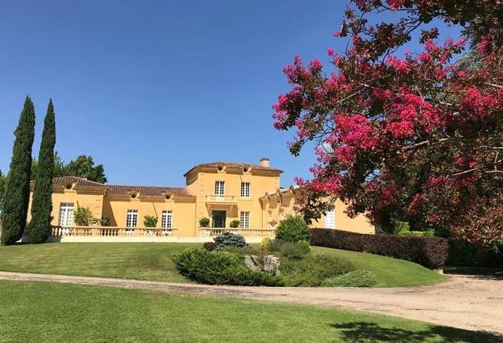 Élégante Chartreuse avec piscine proche de Saint-Emilion