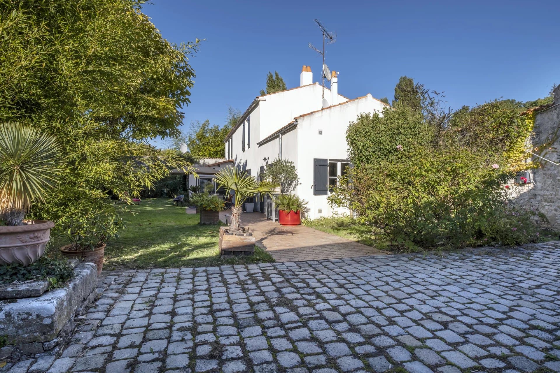 For Sale family house with garden in La Rochelle