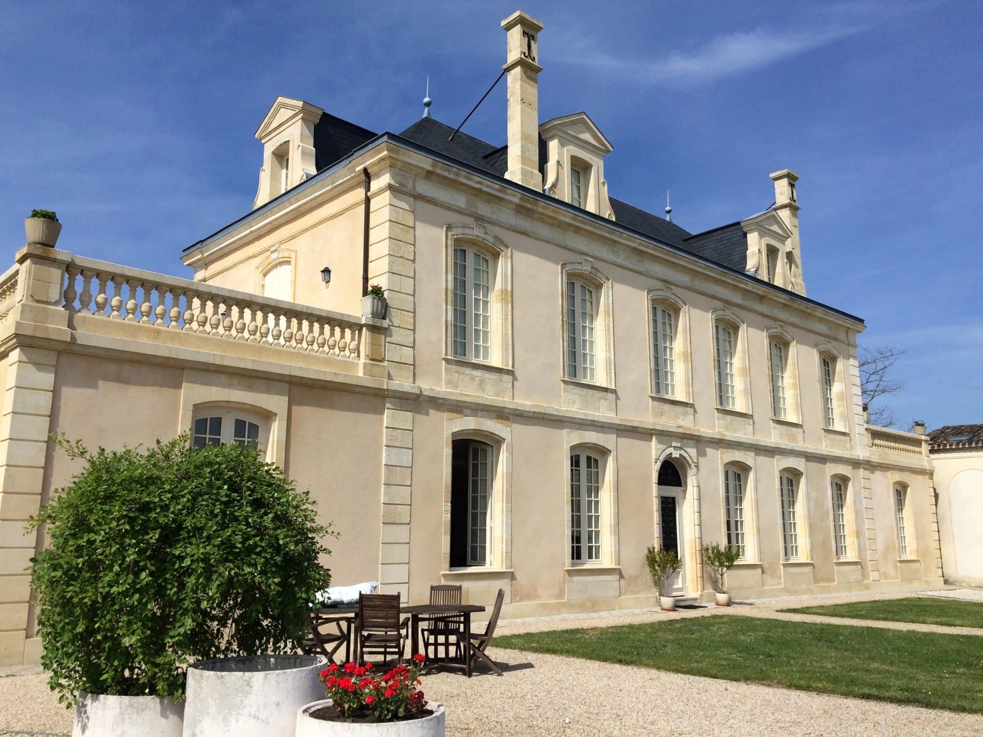 Beau Château à vendre avec 1 ha en AOC Médoc