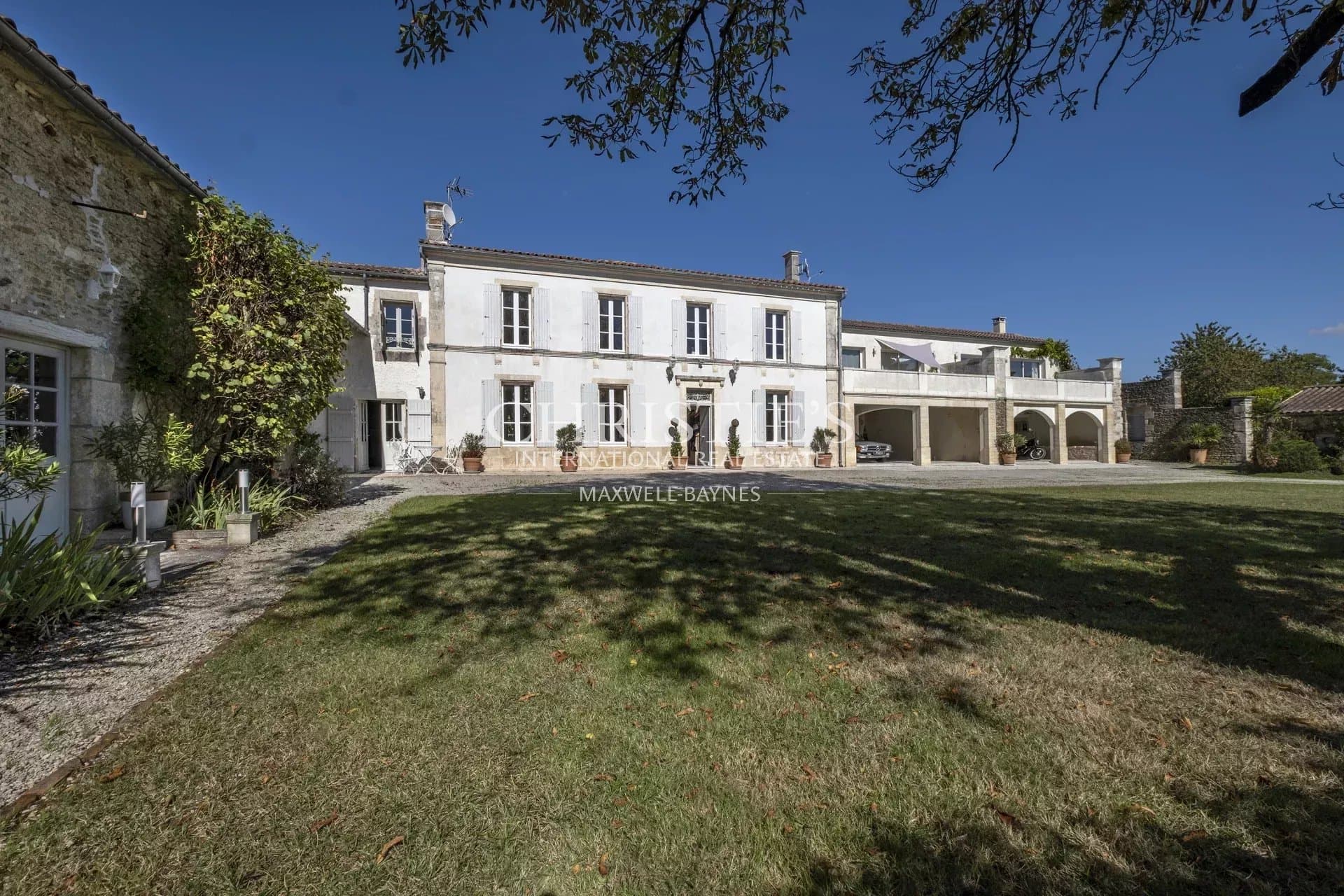 For Sale superb fully renovated C18th property