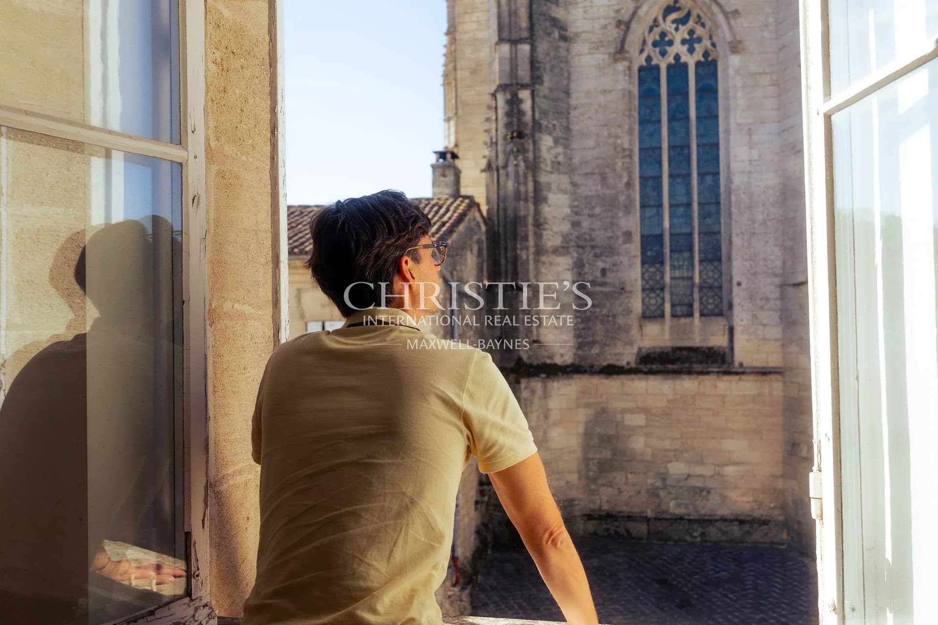 SAINT-EMILION: Commercial and residential building