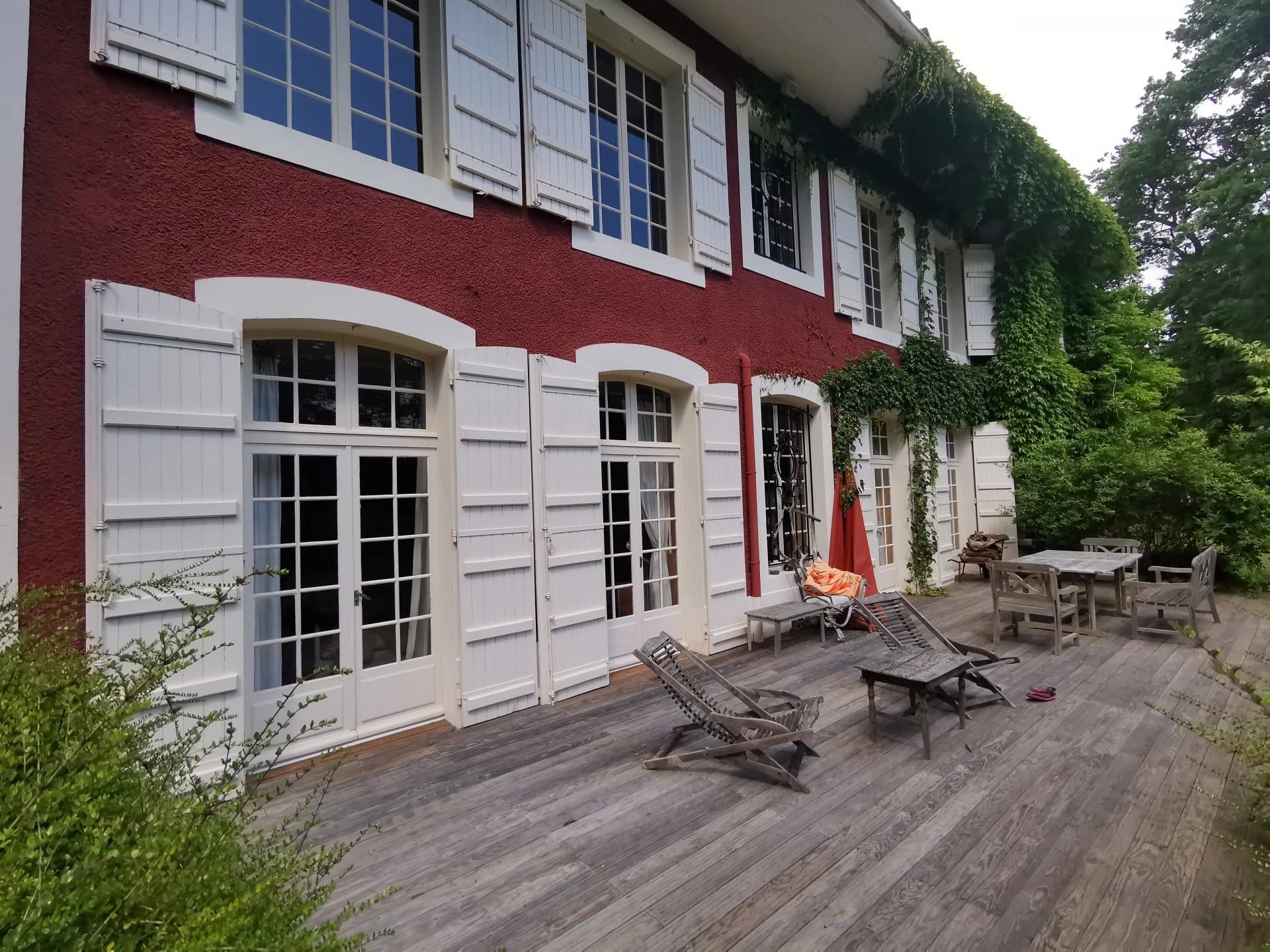 30's style villa with wooded park within 1h of Bordeaux and 20 minute of the Atlantic coast