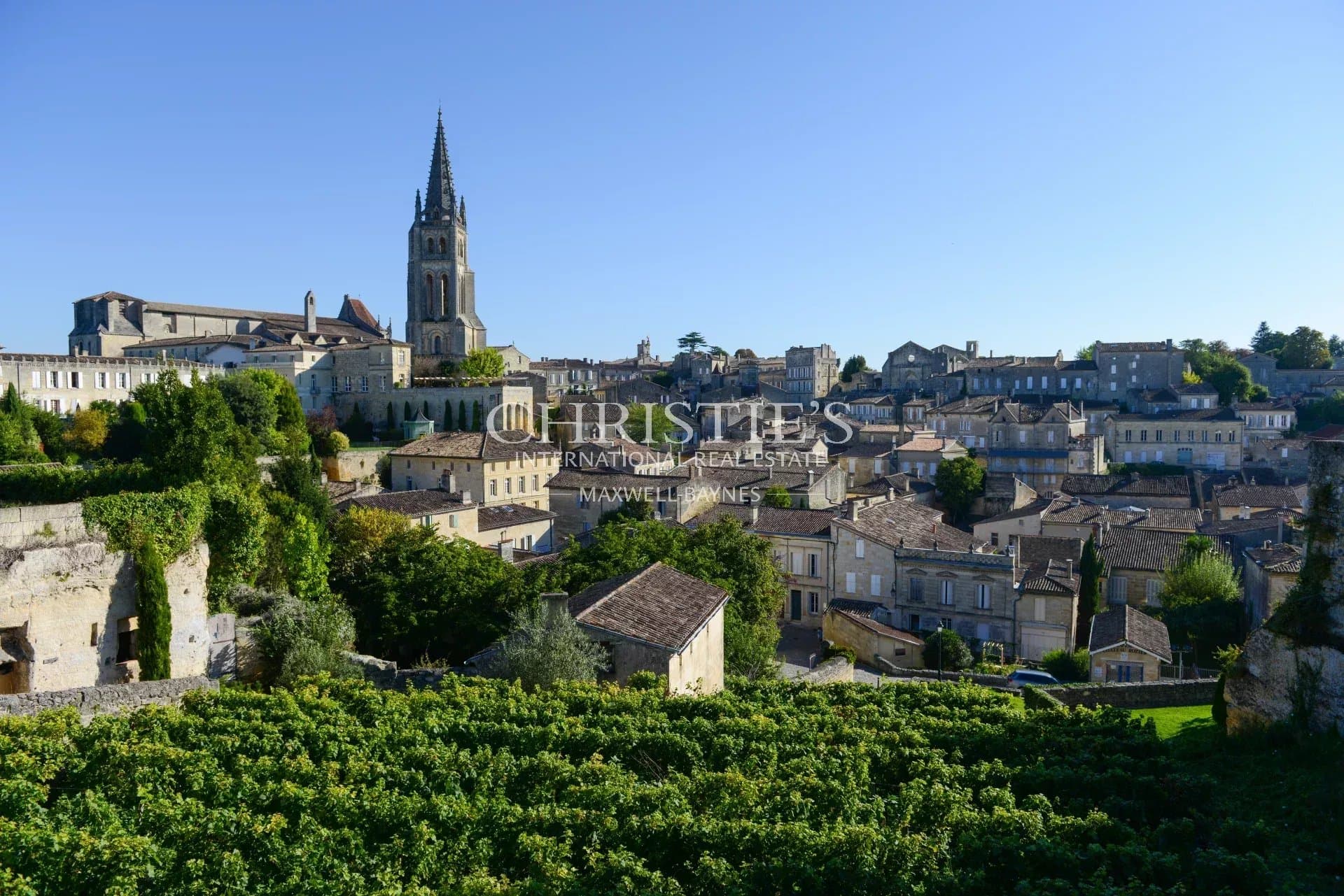 Belle maison de 4 chambres dans le village de Saint-Emilion, jardin et piscine