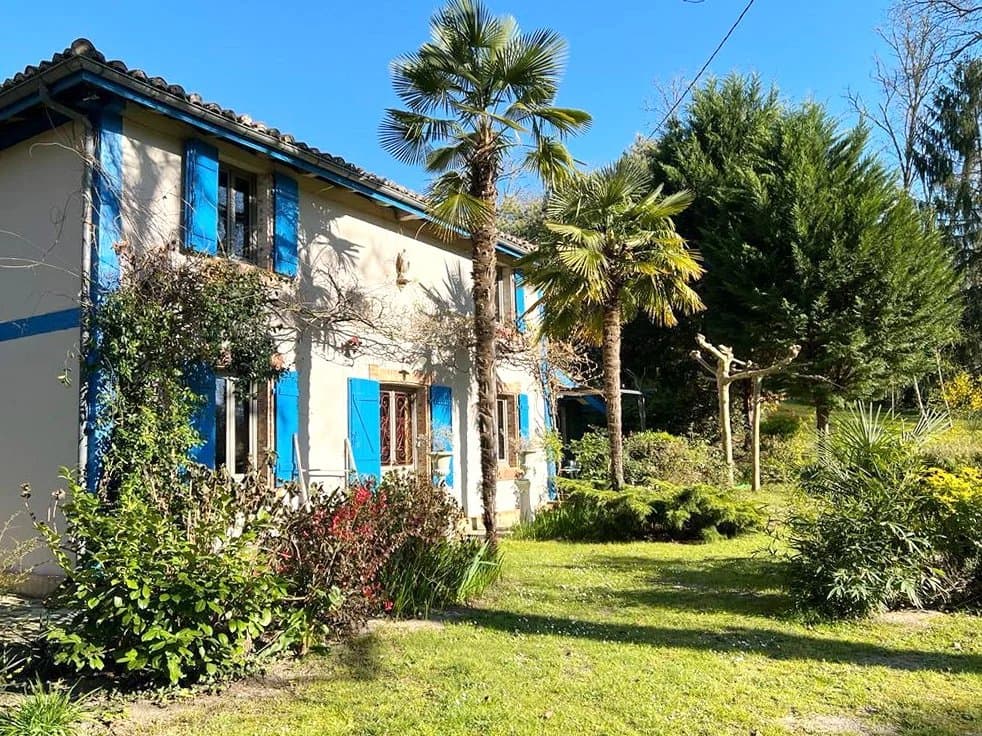 Sud-Landes, maison landaise bucolique et originale sur 2 ha arborés.