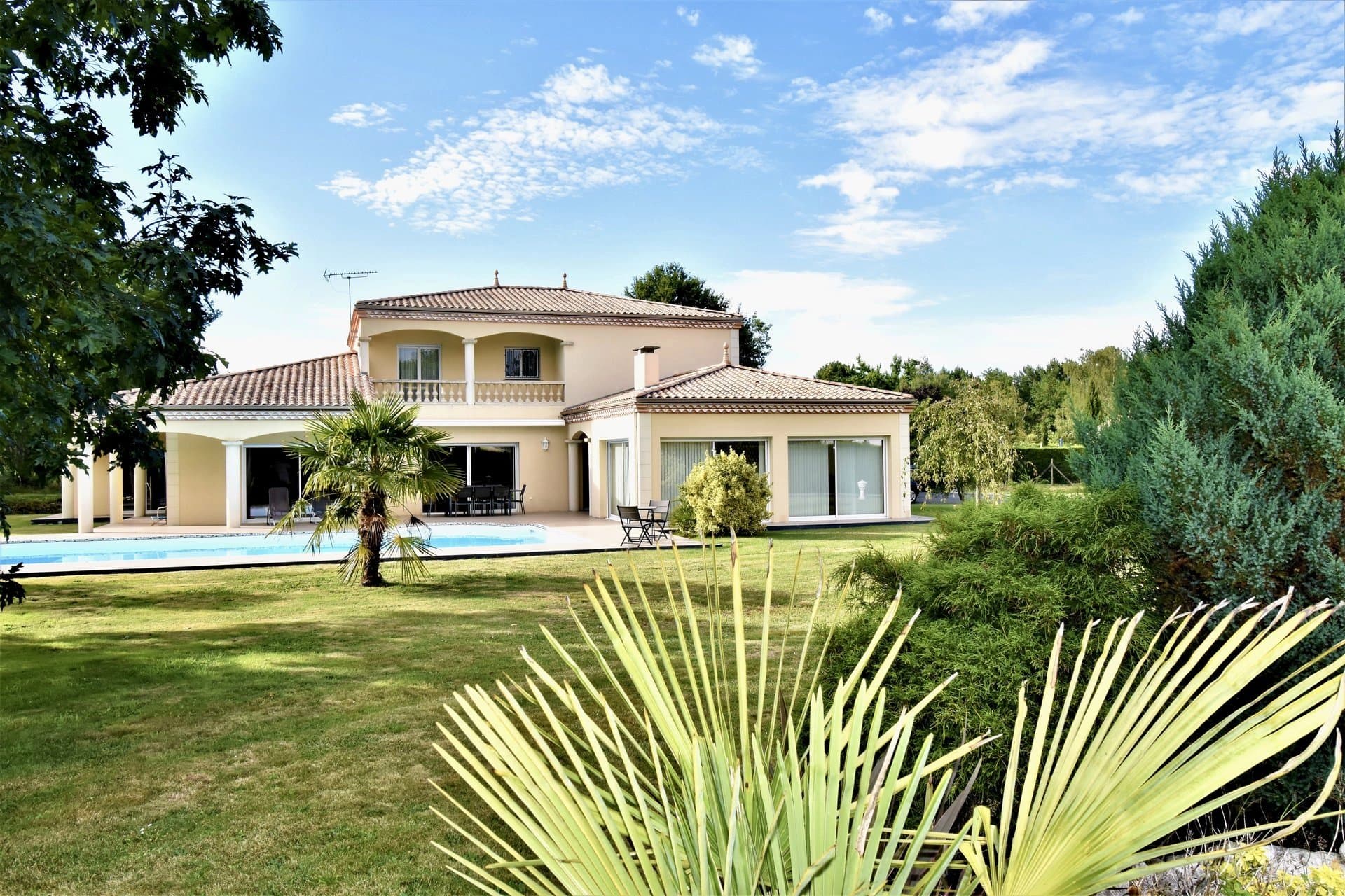 St Jean d'Illac - Beautiful Provençal Home in a quiet cul-de-sac