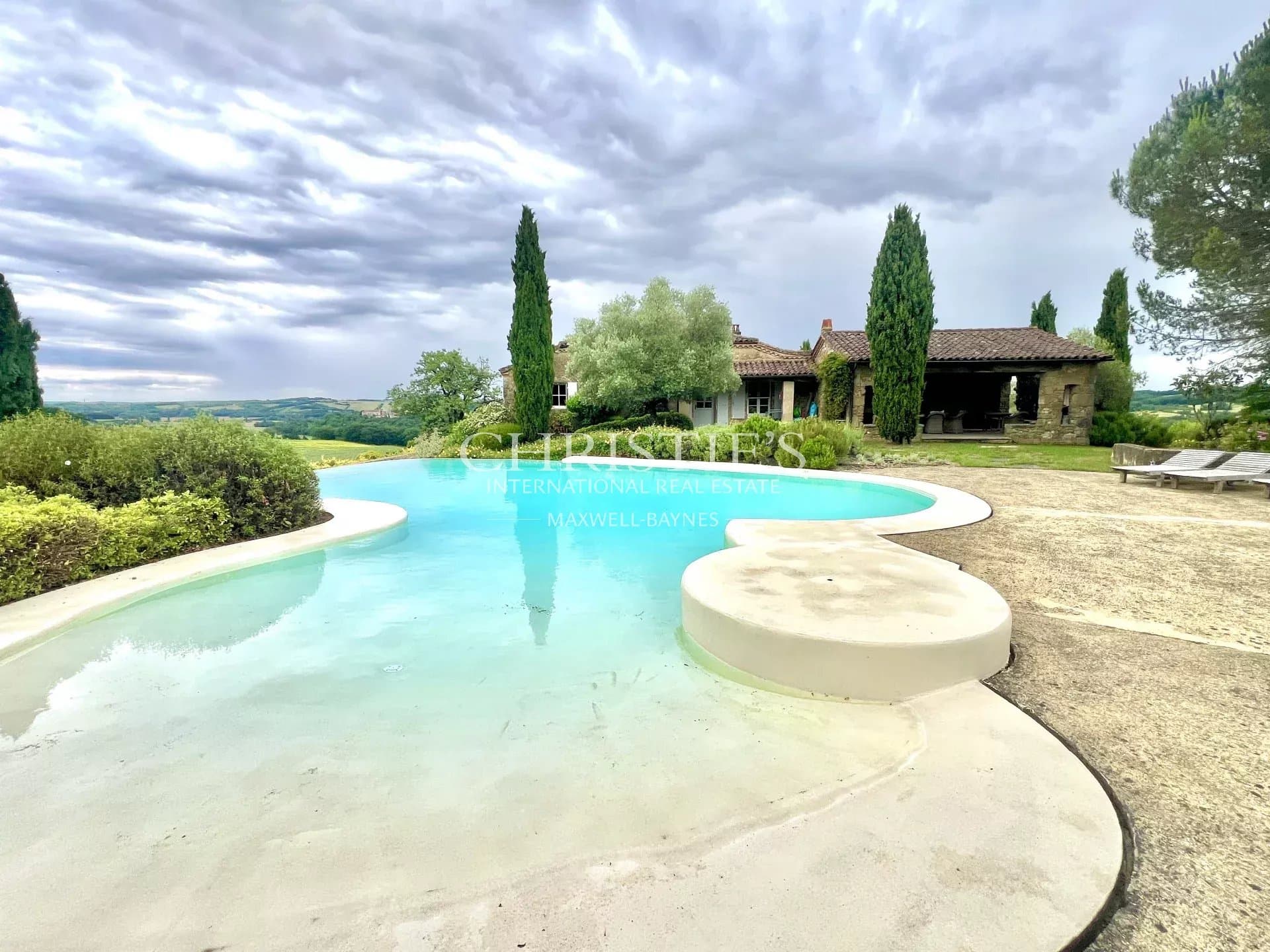 Immaculately restored farmhouse in peaceful location with open views over valleys and Pyrenees 15 mins Vic Fezensac