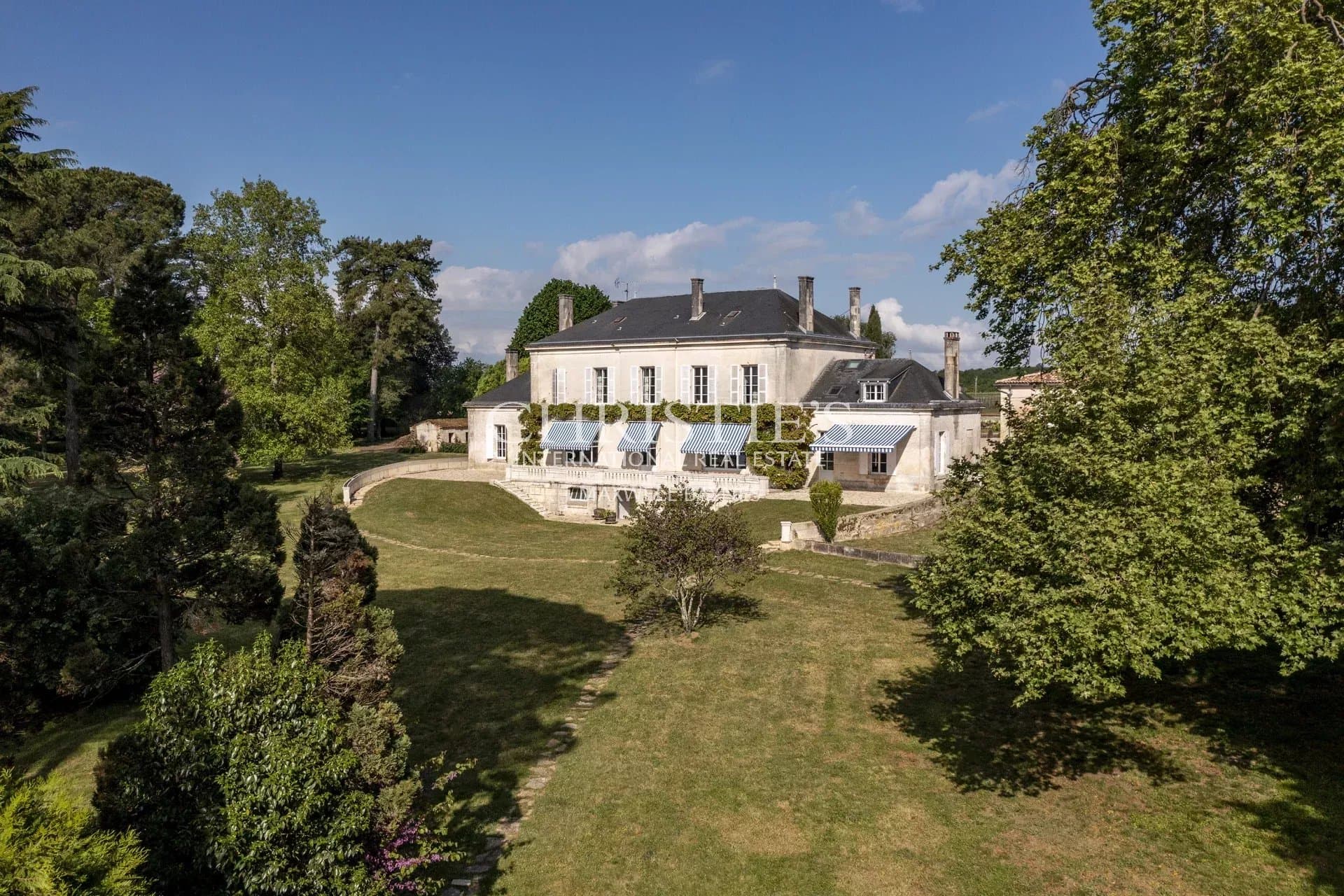 Cognac - Outstanding property