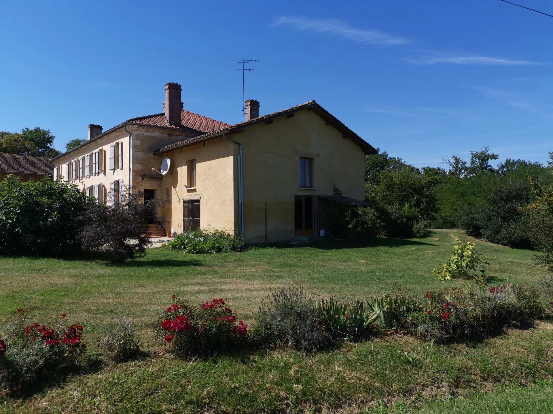 Propriété familiale avec petit vignoble situé à 5 mn d'Eauze dans le Gers !