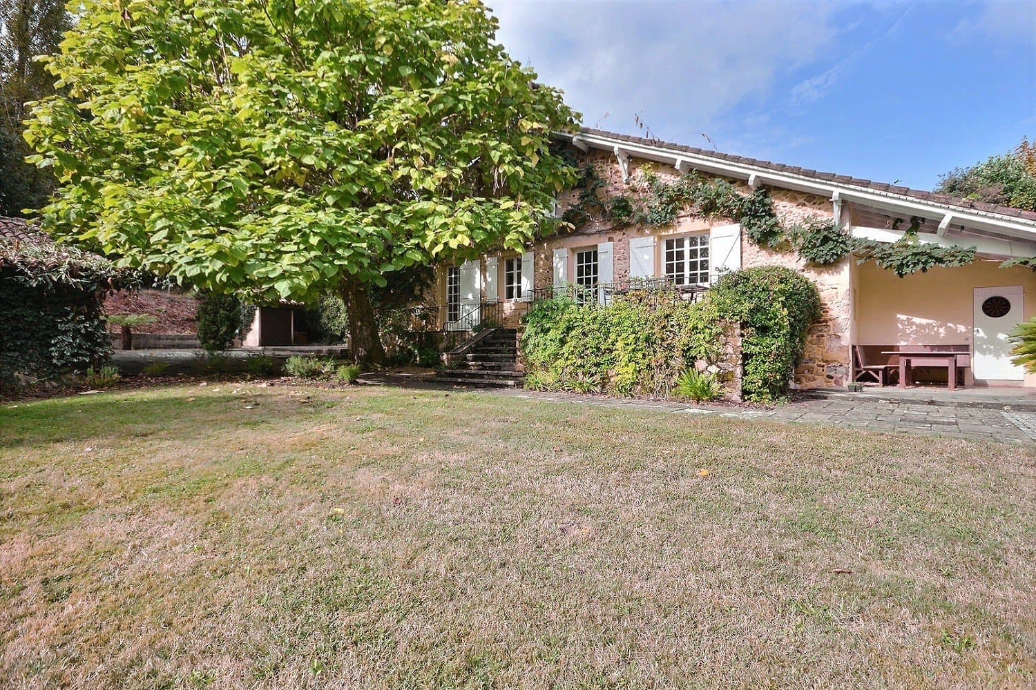 A period property near Mont-de-Marsan and Dax