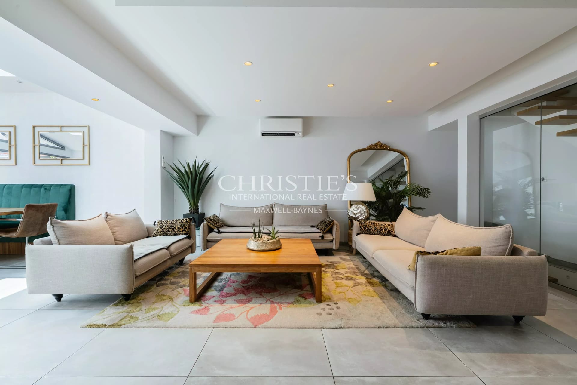 La Rochelle – La Genette | Elegant Architect-Designed Family Home Just Steps from the Seafront
