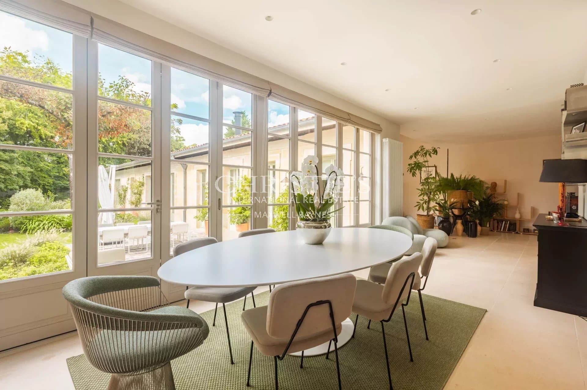 Cauderan - Elegant stone house with pool and garden
