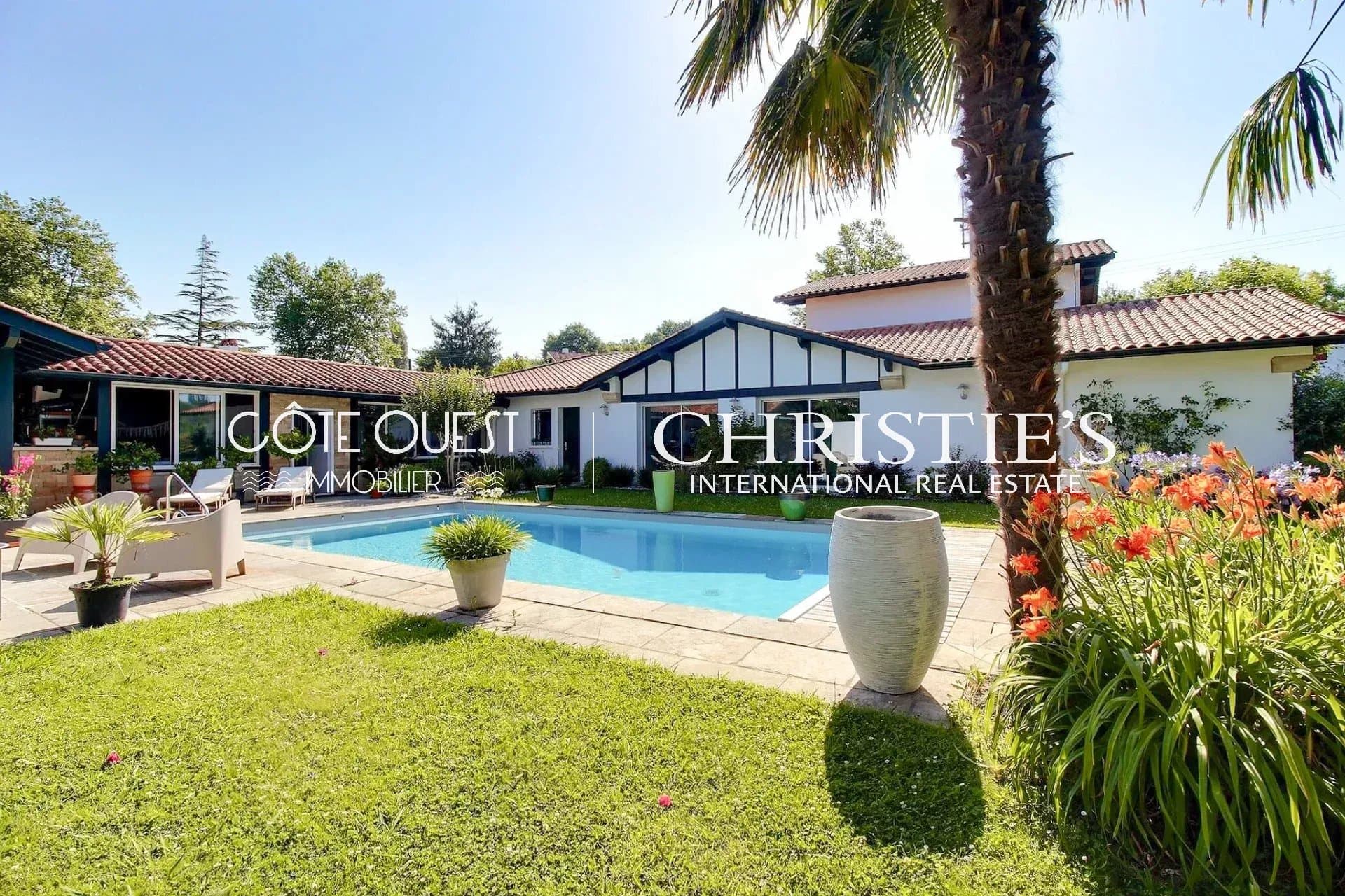 À vendre Ahetze - Maison avec piscine au calme