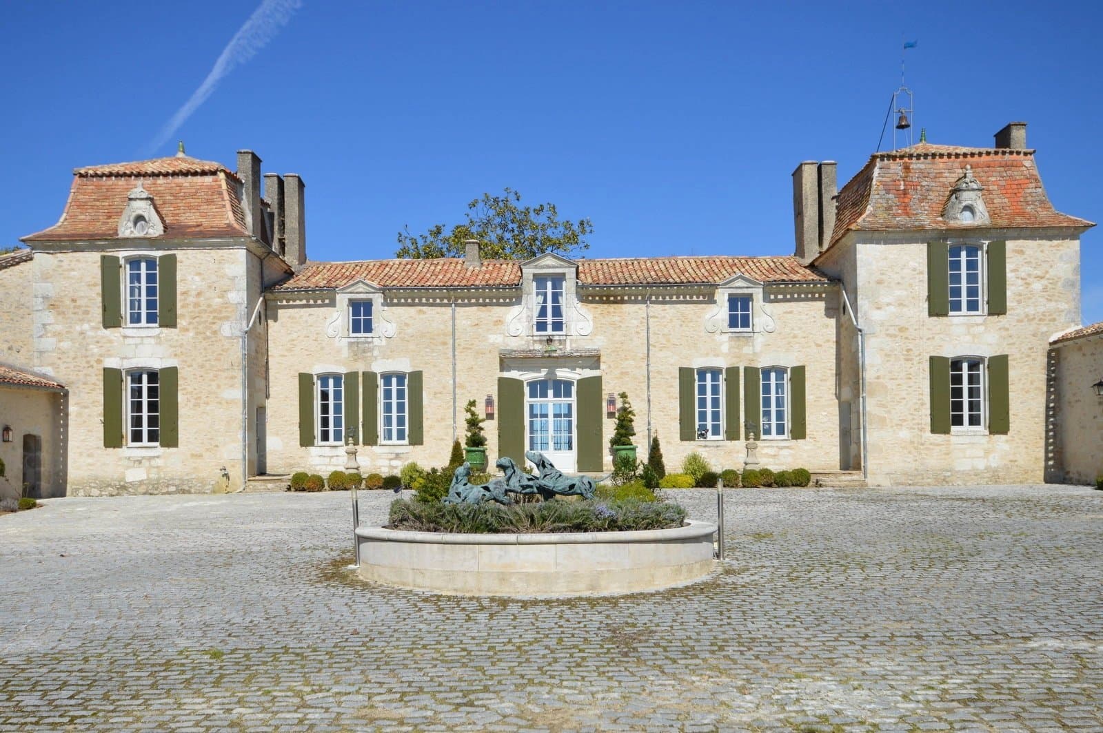 Somptueuse Chartreuse avec vignoble près de Saint-Emilion