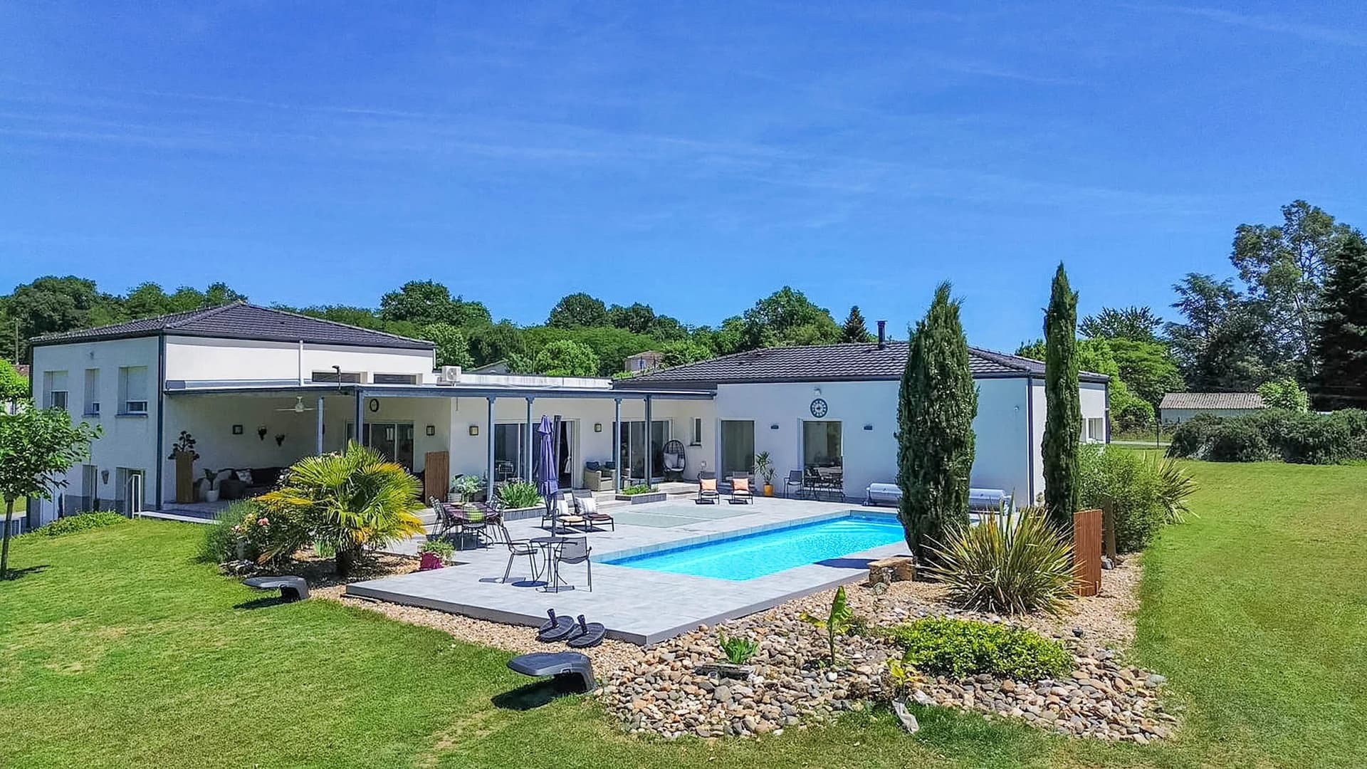 Contemporary Sustainable Fabulous Family Home with Pool and Expansive Gardens