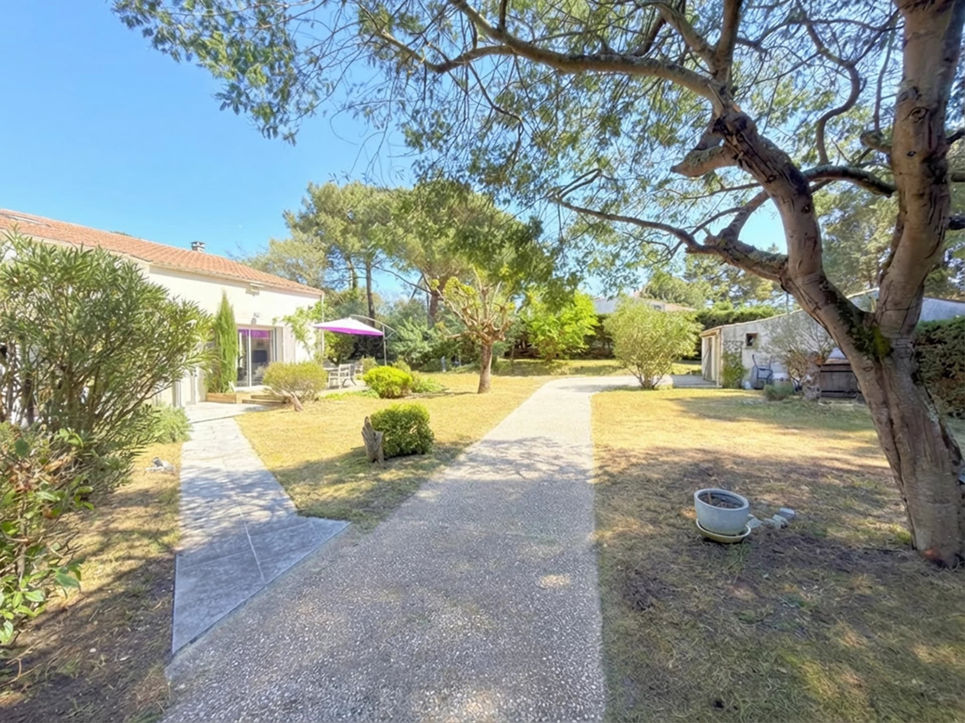 RARE Grand-Village : 1300 m² terrain + 2 maisons indép
