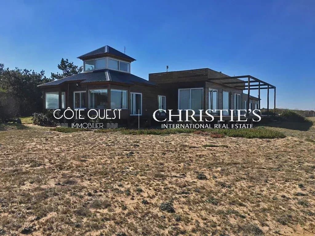 La Gran Siete, a seaside farm designed for the pleasure of family living in Punta del Este, Uruguay
