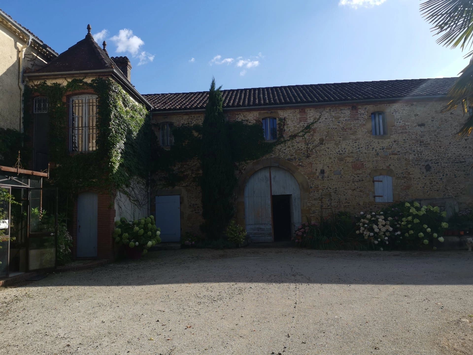 Vente Chartreuse idéalement située près de Aire Sur L' Adour - 1hr 40 min sud de Bordeaux