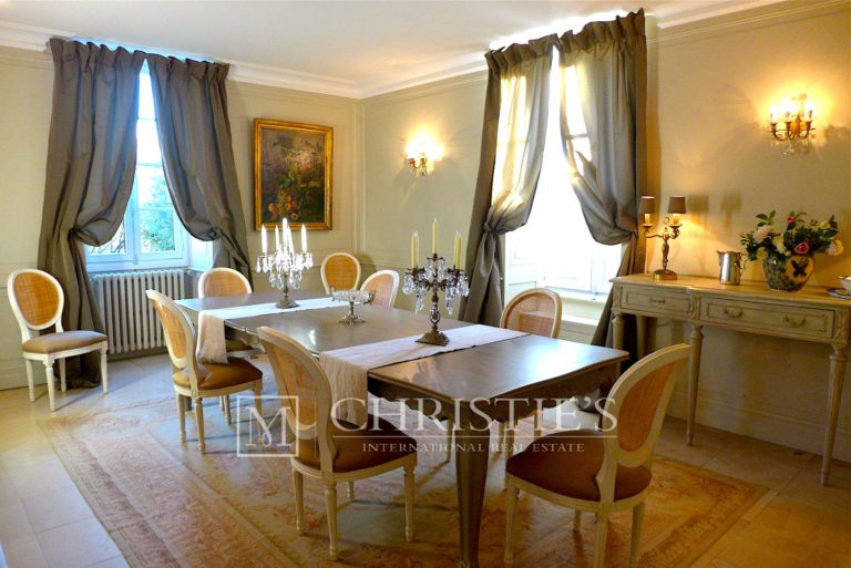 Elegant dining-room in this 'Place in the Sun' 'Hot property'