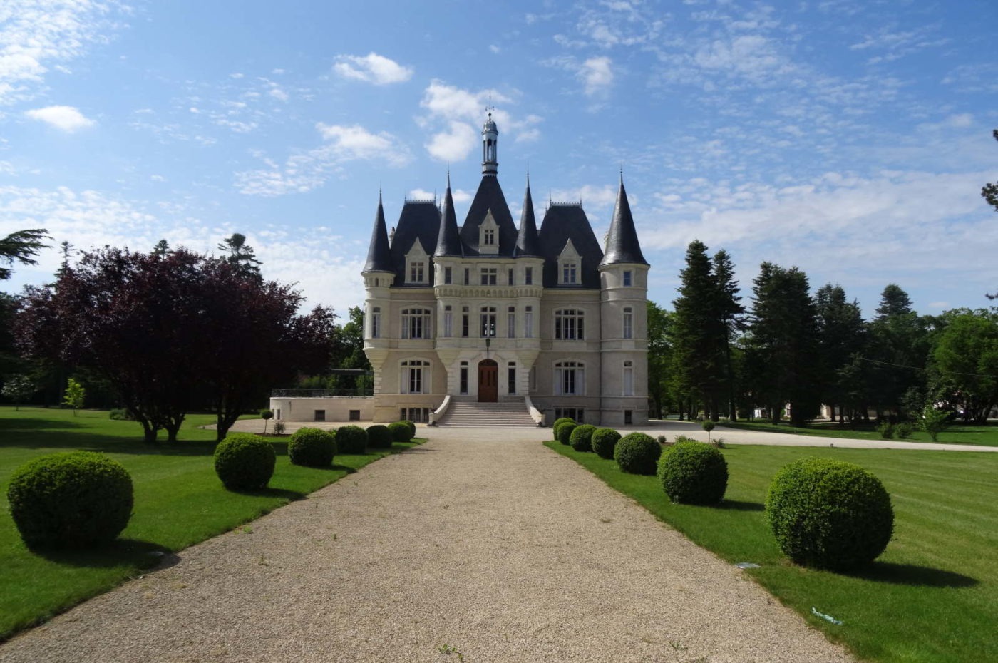 How To Find A Luxury Bordeaux Real Estate Agent For Your French Property Hunt