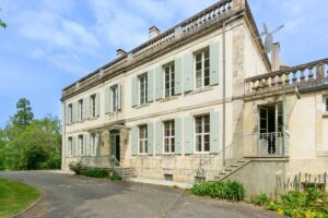 Vente Superbe Château à vendre près de Lectoure dans Le Gers 1hr 20 Toulouse