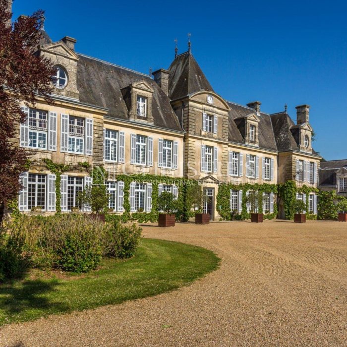 Chateau de Curzay sold to American film producer Kevin Wendle