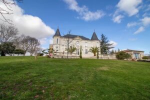 Exquisite "Folie" featuring a Heated Pool and Hobby Golf Course on the Banks of the River