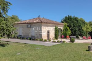 The Elegance of a Renovated Historic Residence, Between the River and the Vineyards of Saint-Émilion