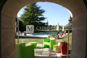 A vendre Maison de Maître du 18e siècle rénovée, à 15 min. d'Angoulême.