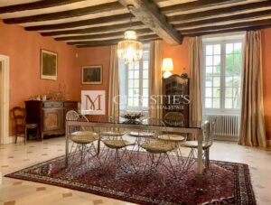 A vendre Maison de Maître du 18e siècle rénovée, à 15 min. d'Angoulême.