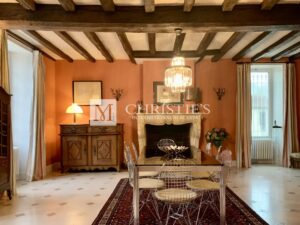 A vendre Maison de Maître du 18e siècle rénovée, à 15 min. d'Angoulême.