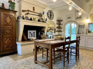 A vendre Maison de Maître du 18e siècle rénovée, à 15 min. d'Angoulême.