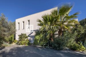 Bright contemporary family home on the heights of Chatelaillon-Plage.