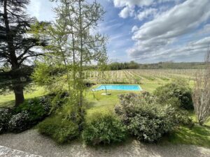 A vendre Château avec domaine et 74 hectares