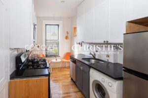 922 8th Avenue, 4B