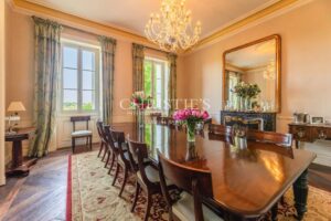 Stunning village Chateau with Pool near Saint-Émilion