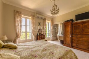 Stunning village Chateau with Pool near Saint-Émilion