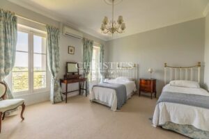 Stunning village Chateau with Pool near Saint-Émilion